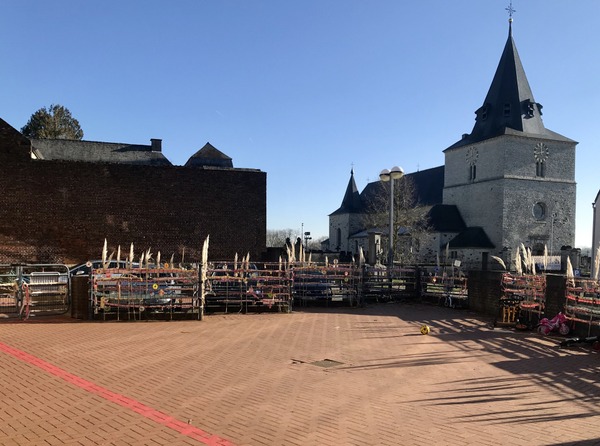 Implantation de Tourinnes-la-Grosse, la cour